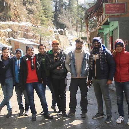 Madpackers Jibhi - Of Streamsides & Waterfalls Buitenkant foto