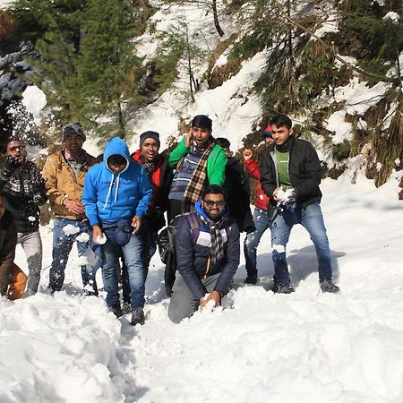 Madpackers Jibhi - Of Streamsides & Waterfalls Buitenkant foto