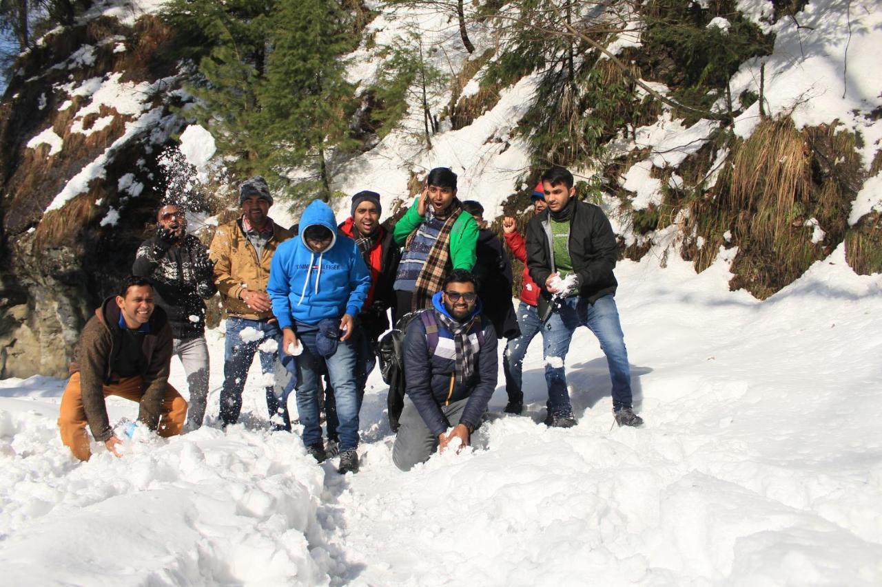 Madpackers Jibhi - Of Streamsides & Waterfalls Buitenkant foto